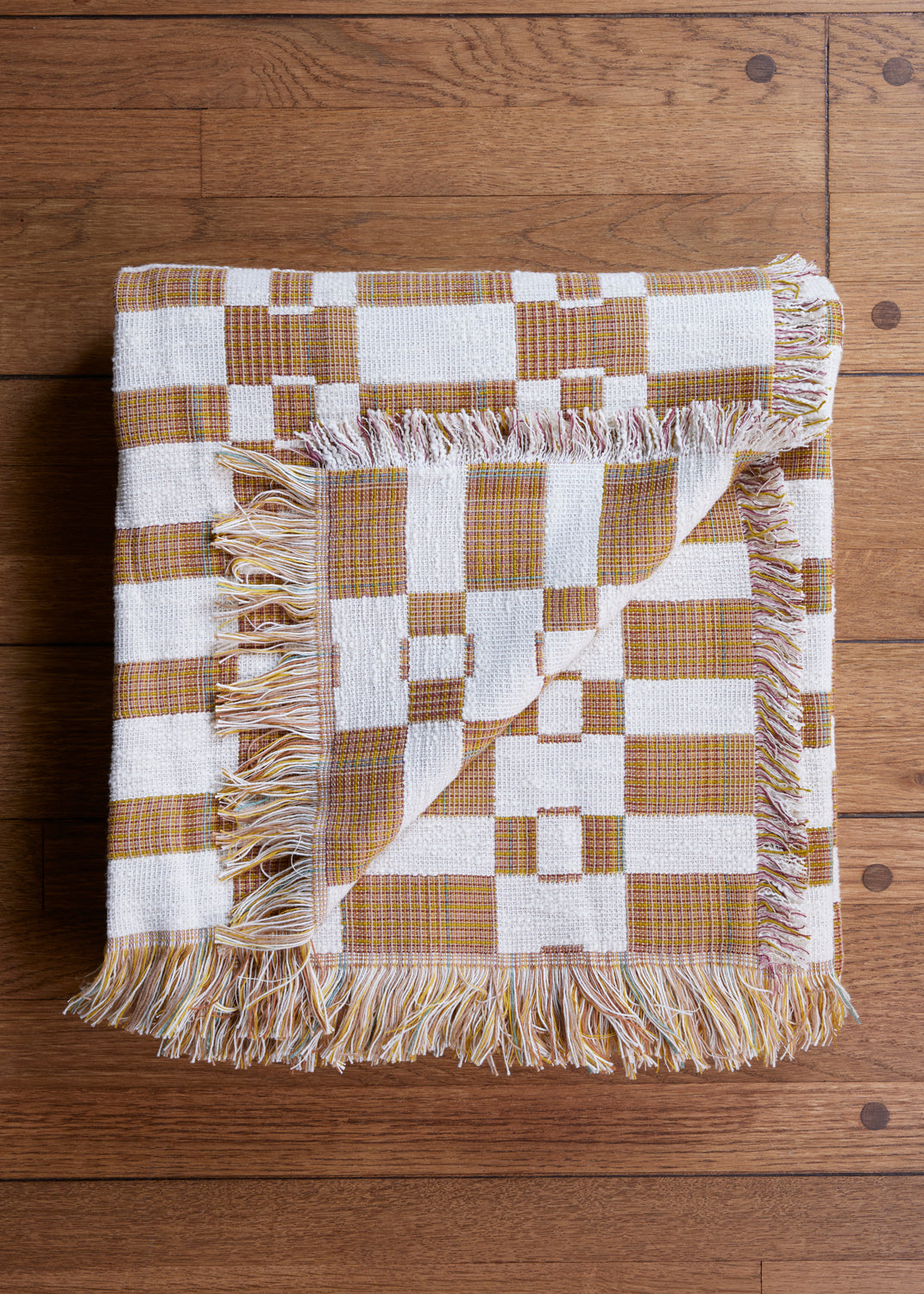 Reggie Throw in Apricot