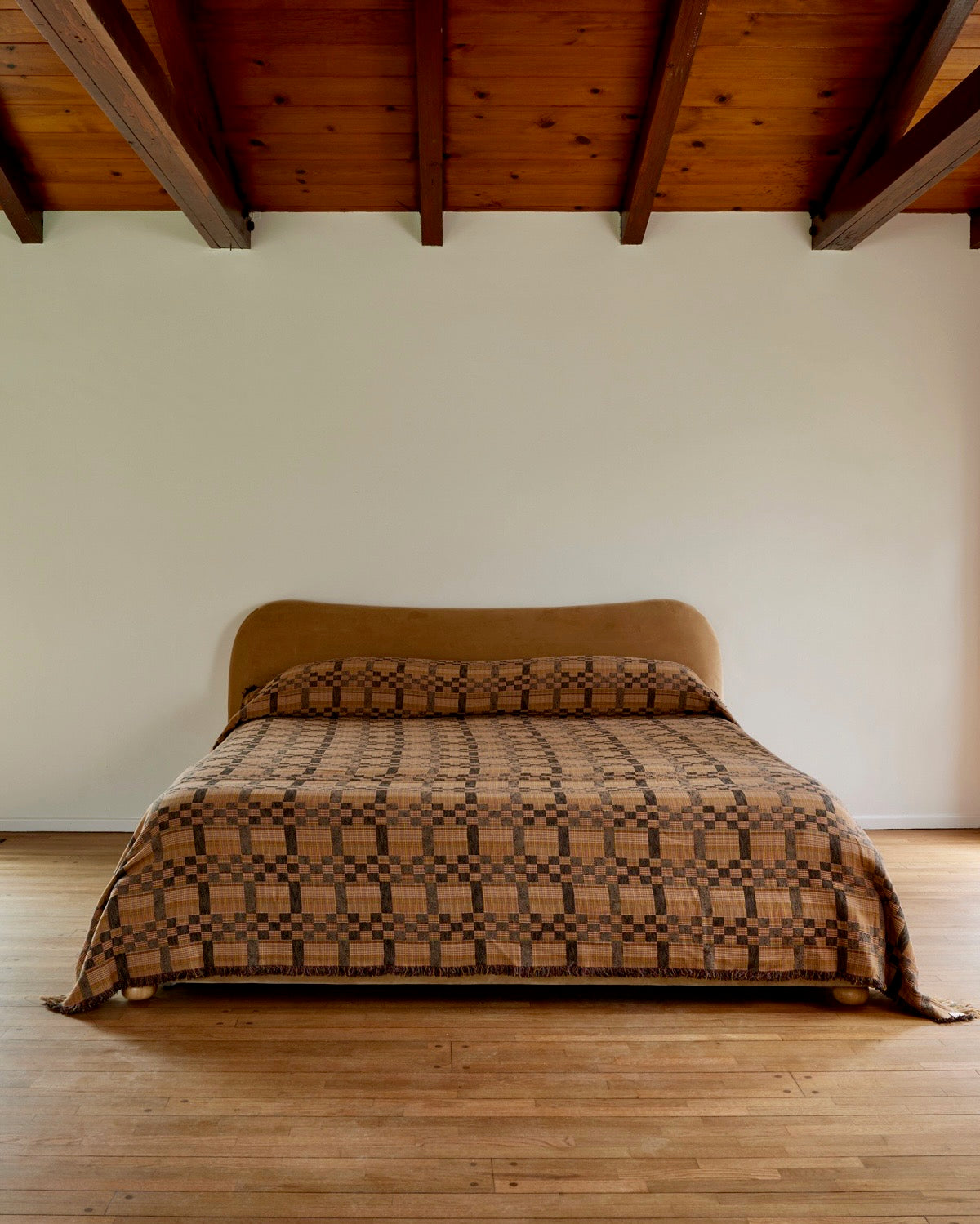 Boone Bedspread in Brown