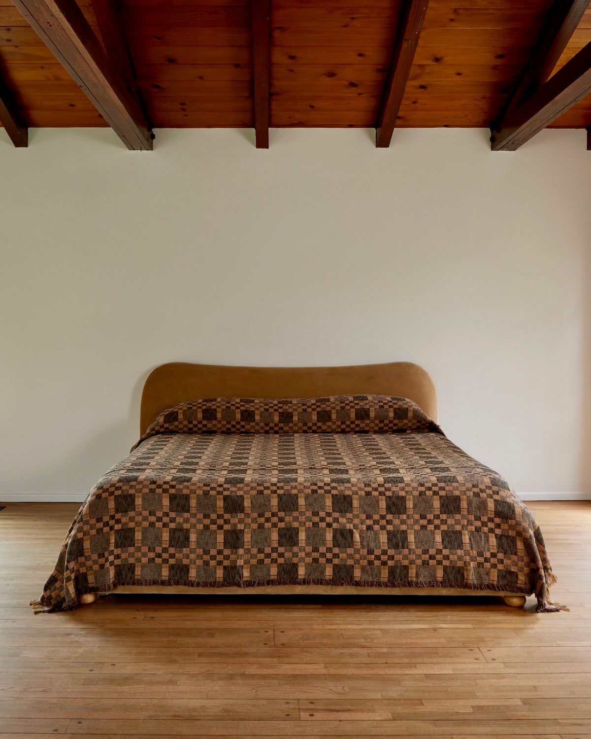 Boone Bedspread in Brown