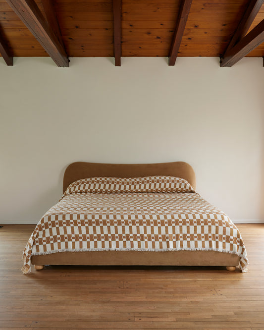 Reggie Bedspread in Apricot