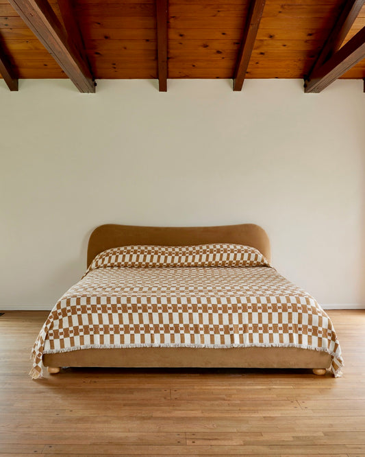 Reggie Bedspread in Apricot